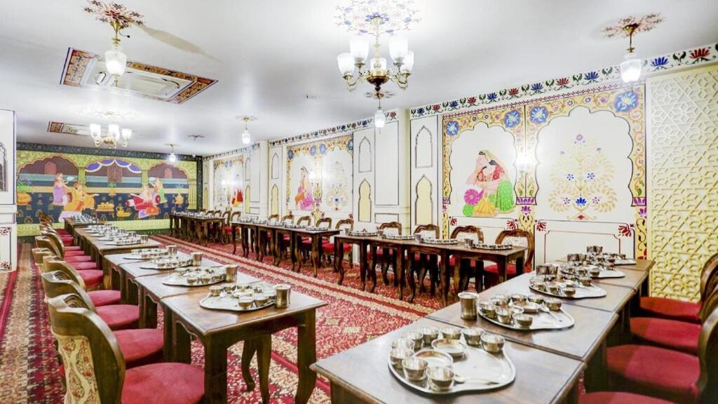 The Royal Ville Agra - Family & Corporate Hotel Exterior foto